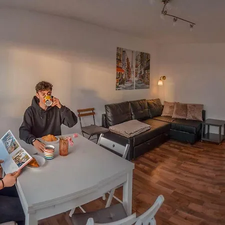 Your In The Outlet Apartmán *